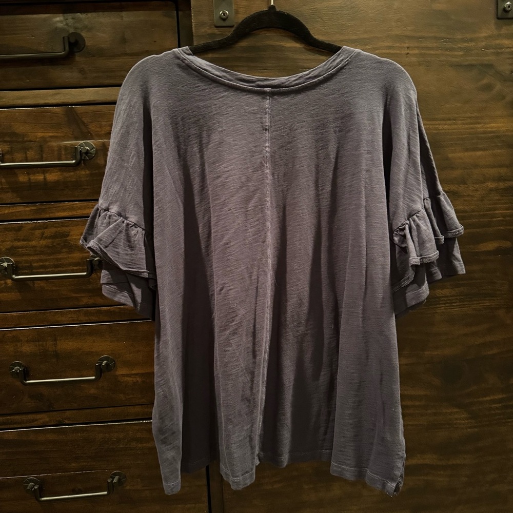GAP Navy Blue Tee - Picture 2 of 4